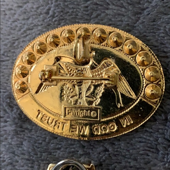 Flag and eagle pin lot - Picture 4 of 4